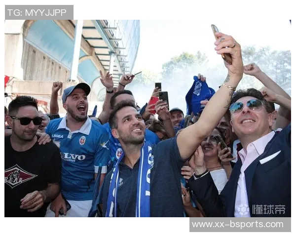 科莫球迷横幅引热议：与小法共度一天胜过百日与阿莱格里同在